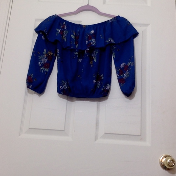 cute blouse - Picture 2 of 2